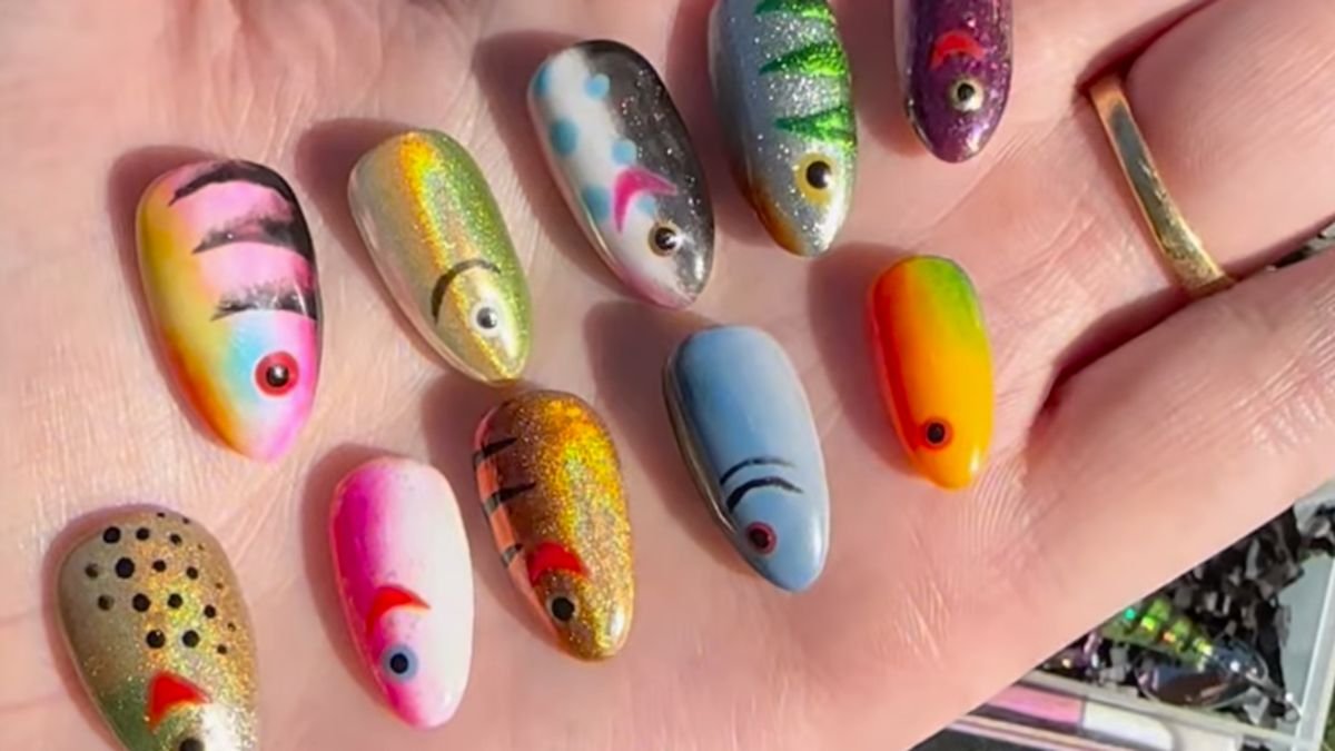23 Short Nail Ideas for May, From Colorful Jellies to Chrome Tinned Fish Designs