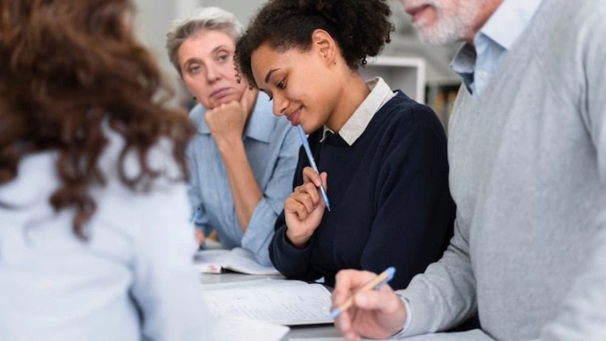 Neuroscience is starting to explain why people who work in open-plan offices slowly stop having original ideas and it has to do with a surveillance response most of us don’t even notice