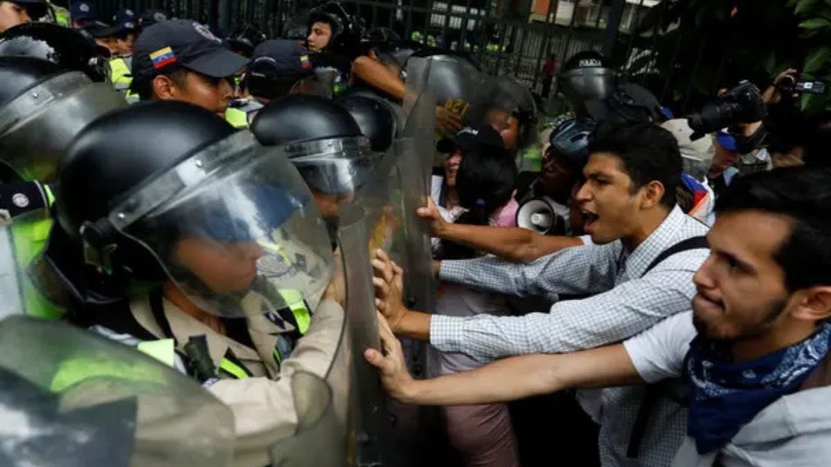 Inside Venezuela’sPsychological Struggles Amid Economic Collapse