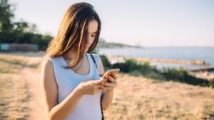 Psychology says people who prefer texting to phone calls aren’t being antisocial – they’re protecting the quality of their thinking from the demands of real-time performance