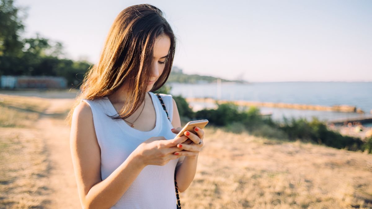 Psychology says people who prefer texting to phone calls aren’t being antisocial